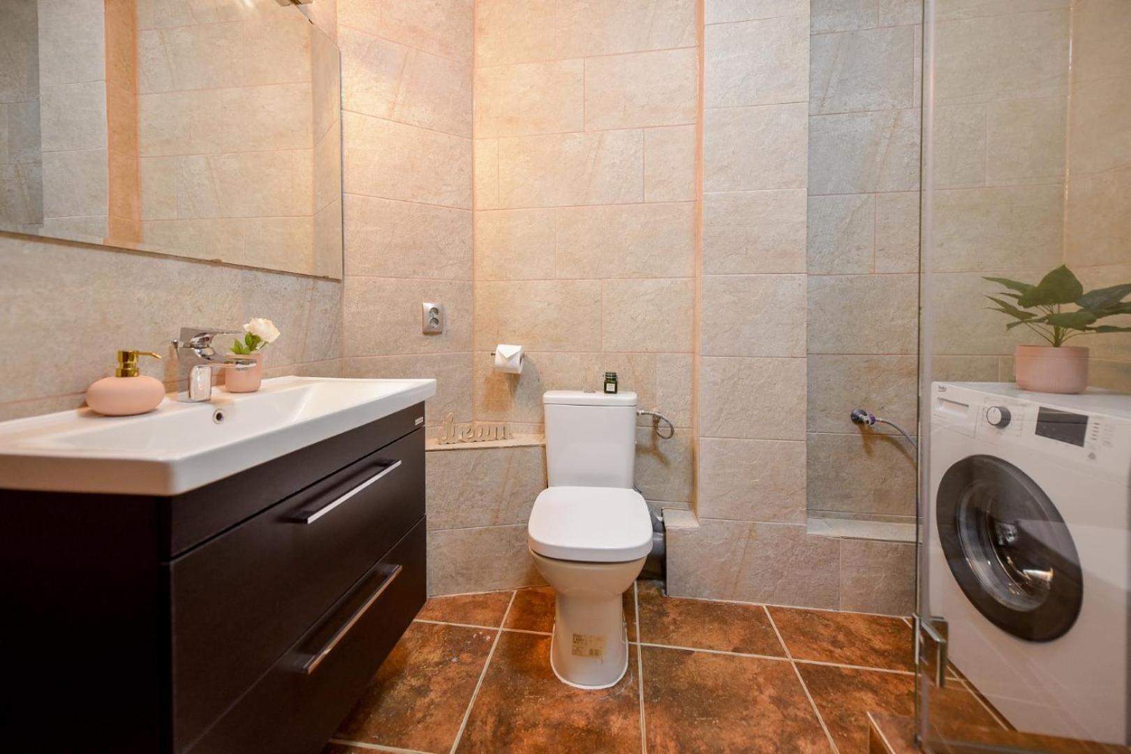 Historic Charm, Modern Comfort - Accommodation In The Heart Of The Old Town Bucureşti Phòng bức ảnh