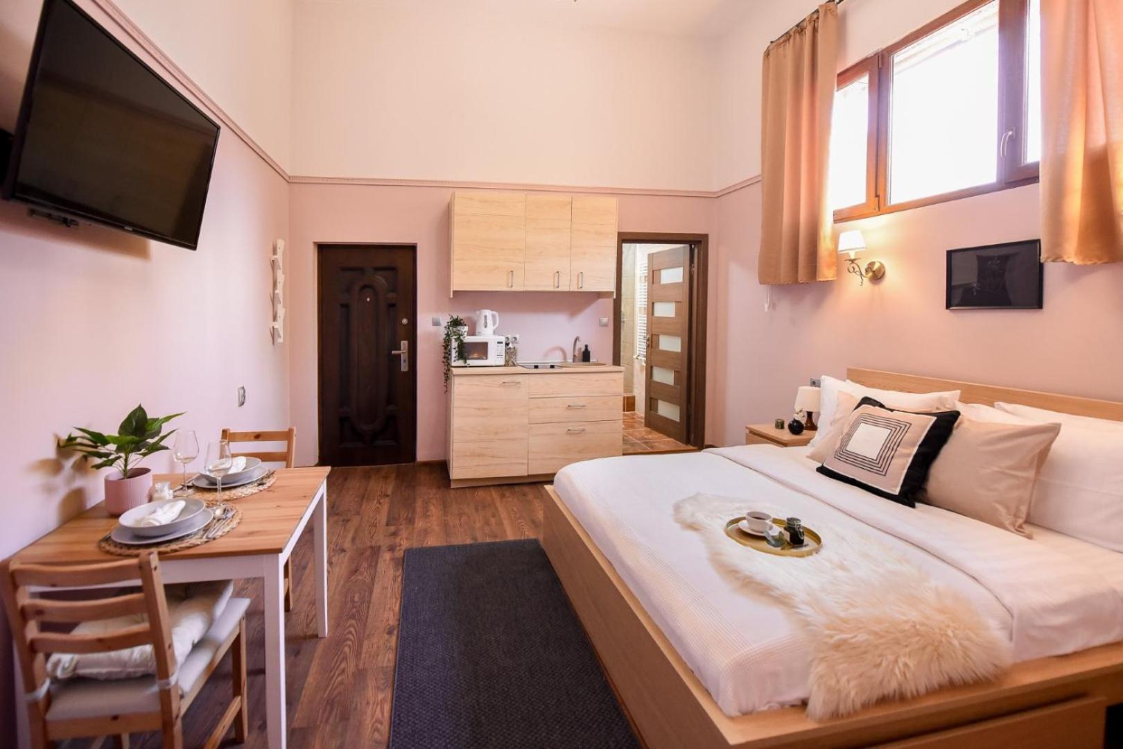 Historic Charm, Modern Comfort - Accommodation In The Heart Of The Old Town Bucureşti Phòng bức ảnh