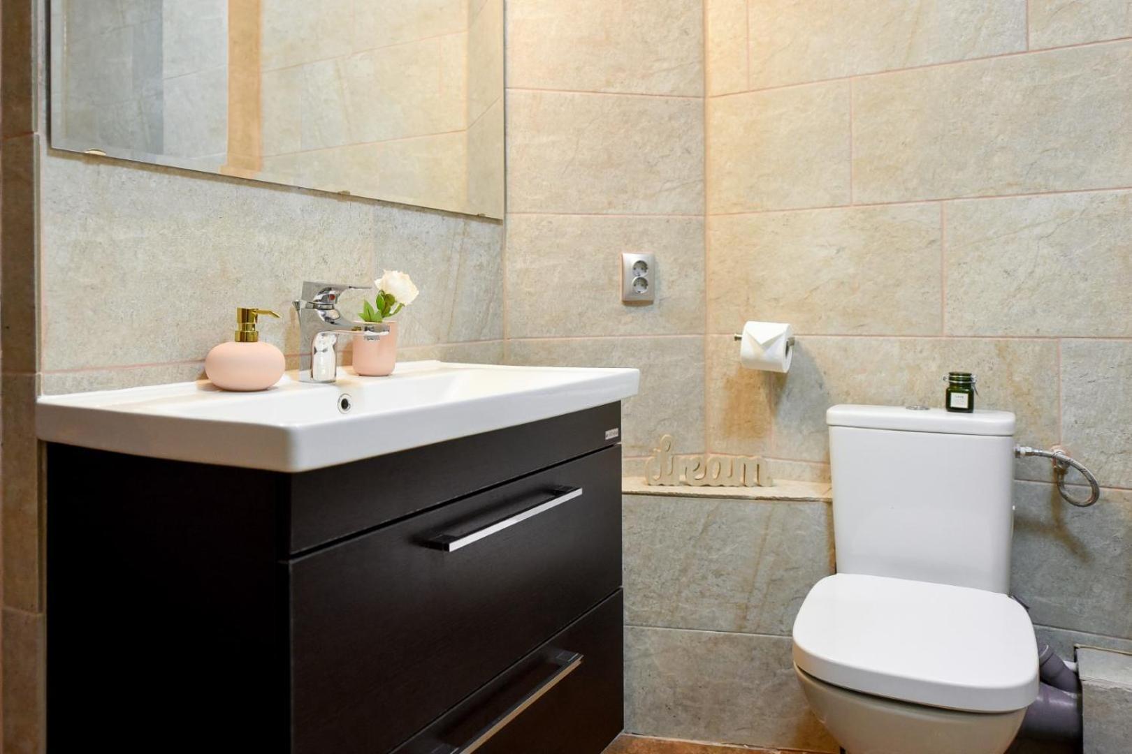 Historic Charm, Modern Comfort - Accommodation In The Heart Of The Old Town Bucureşti Phòng bức ảnh