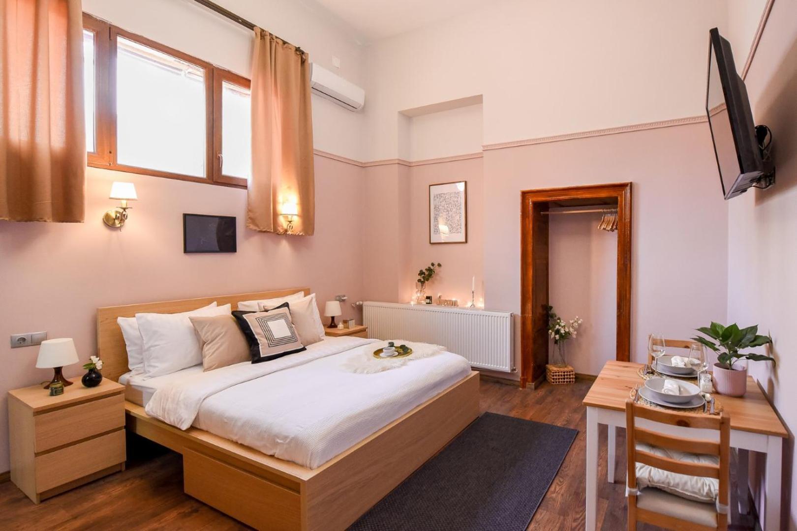 Historic Charm, Modern Comfort - Accommodation In The Heart Of The Old Town Bucureşti Phòng bức ảnh