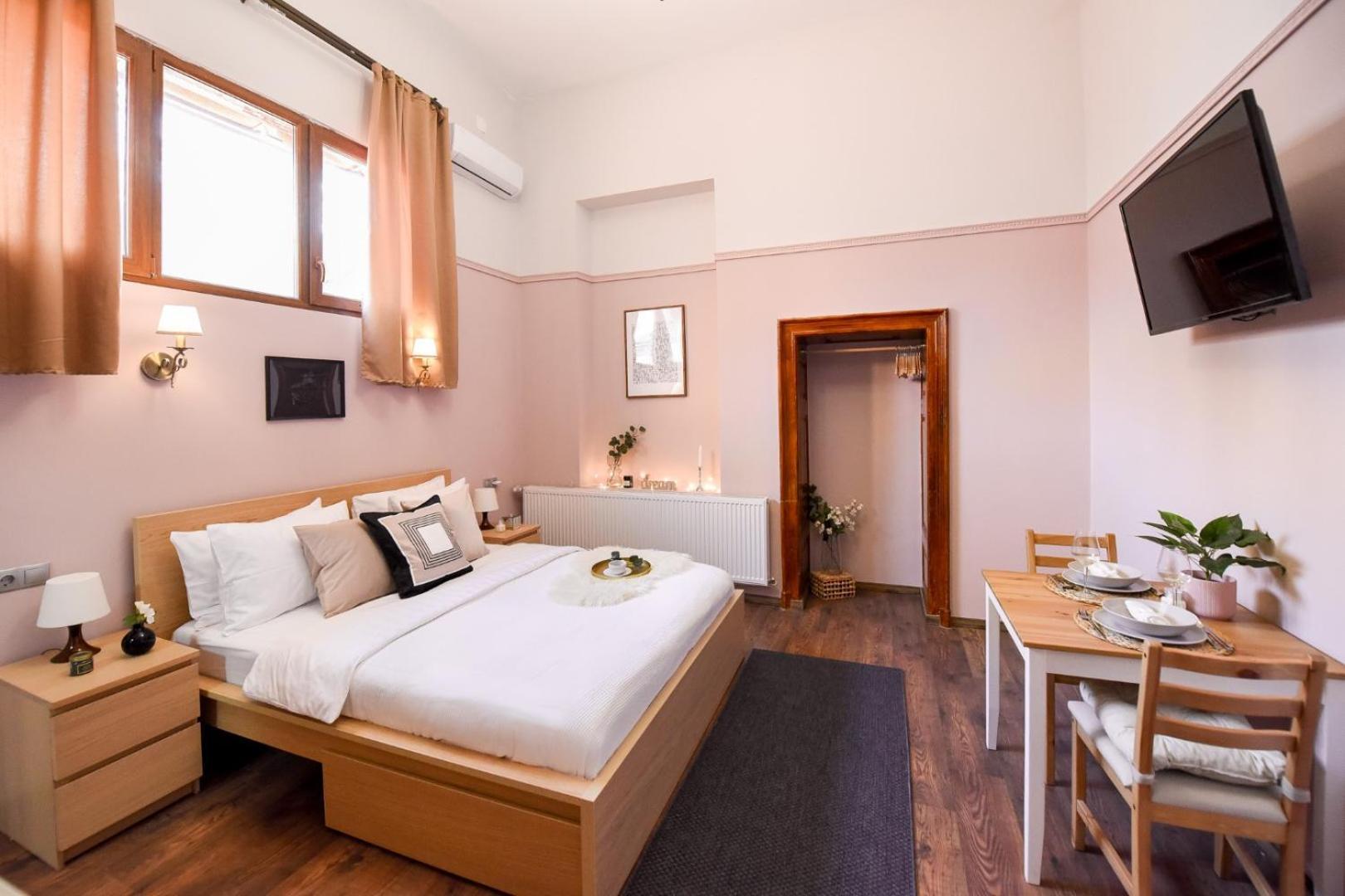 Historic Charm, Modern Comfort - Accommodation In The Heart Of The Old Town Bucureşti Phòng bức ảnh