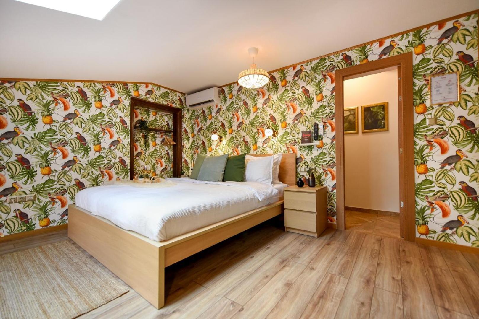 Historic Charm, Modern Comfort - Accommodation In The Heart Of The Old Town Bucureşti Phòng bức ảnh